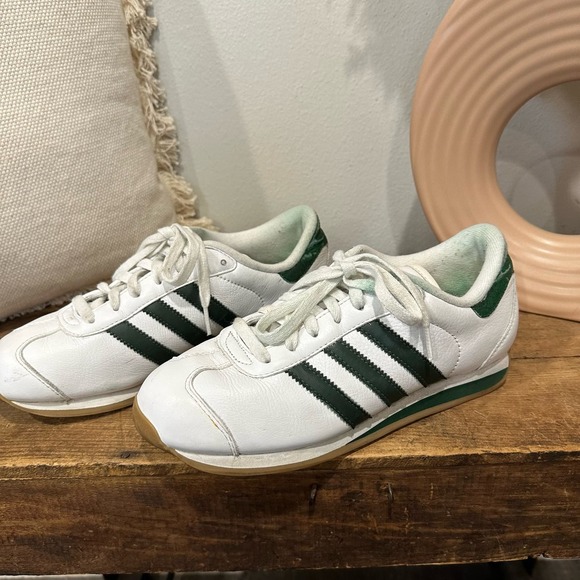 SUPER RARE! Adidas Country II Sneakers main image 2